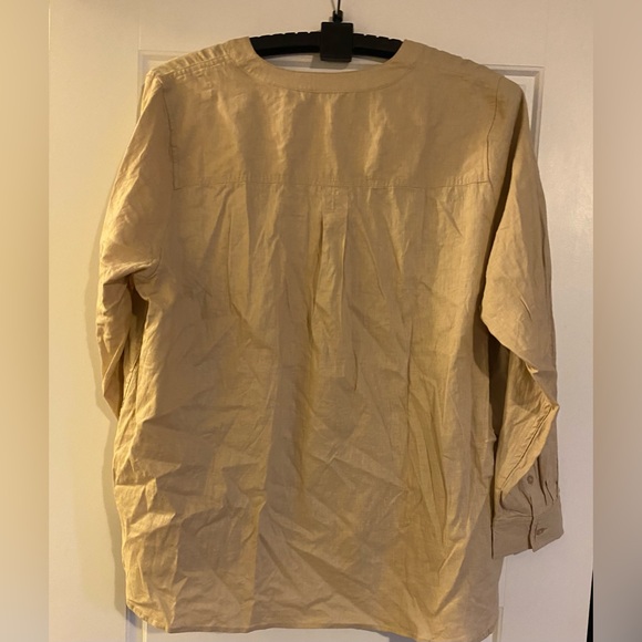 Brand new without tags TAHARI - Women's
Adjustable Length Sleeve Shirt XXL - Picture 5 of 10